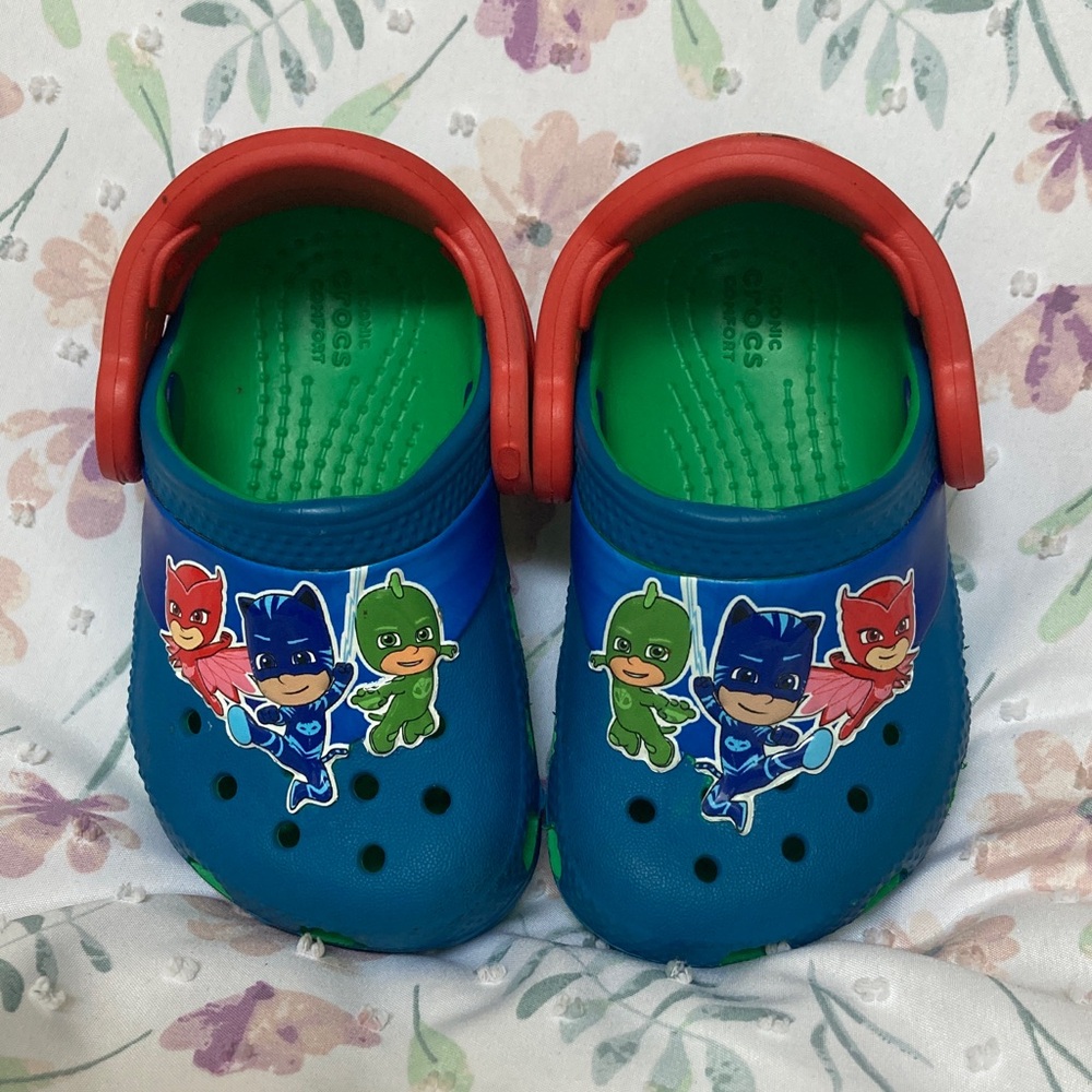 Crocs Pj Mask Classic Clog Toddler Size C4 Unisex Waterproof Shoes
